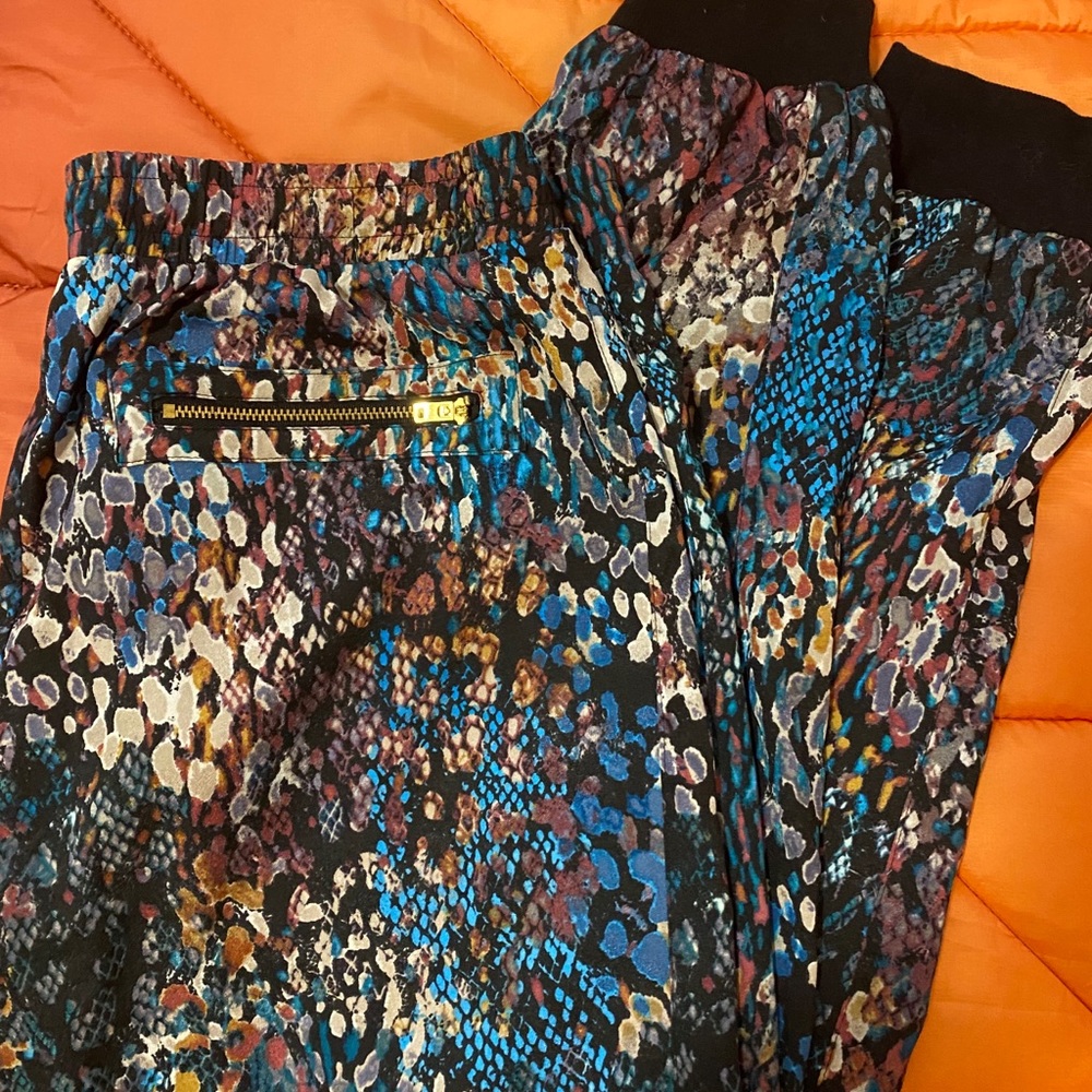 NWT Bebe lose jogger cargo pants M